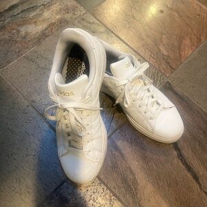 Adidas cloudfoam comfort leather tennis shoes